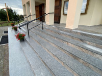 schody głównego wejścia po remoncie